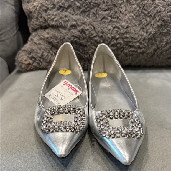 Nine West Silver Heels with Rhinestone Embellishment - Picture 1 of 4